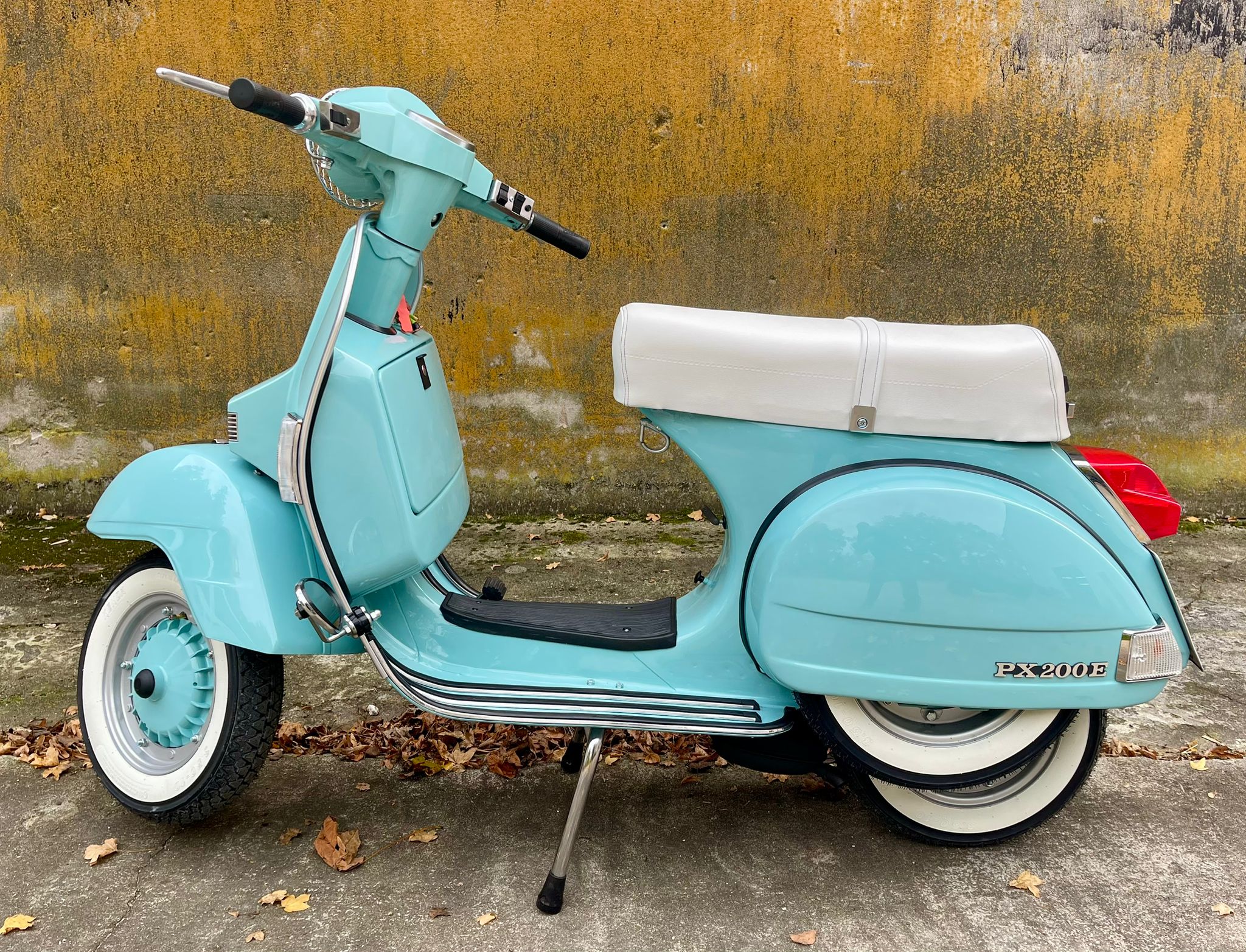 Vespa PX 200 Türkis, Restauriert im Kundenauftrag - Bild #3 Vespa PX 200 Türkis, Restauriert im Kundenauftrag - Bild #3