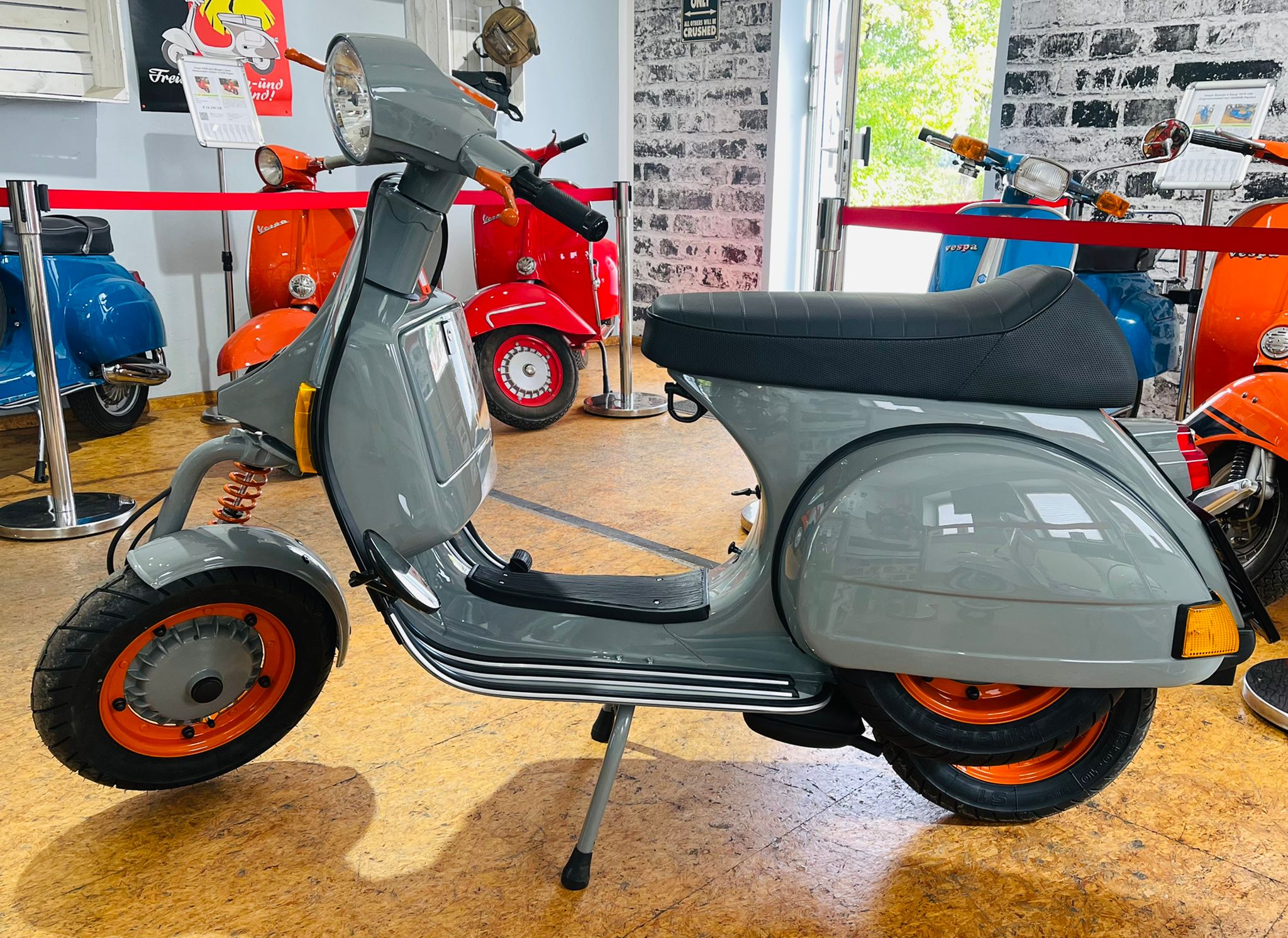 PX 125 in Grau-Orange - Bild #5 PX 125 in Grau-Orange - Bild #5