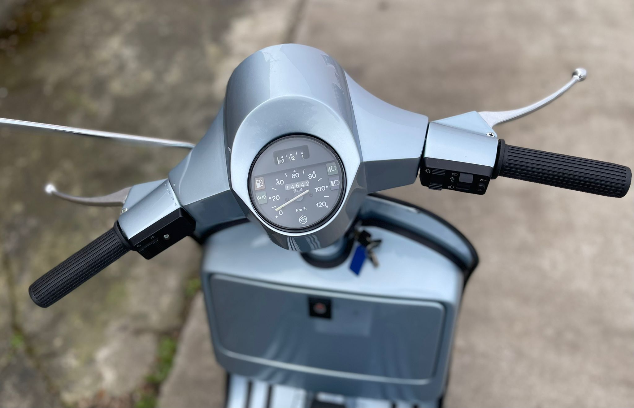 PX 80 in Grigio Azzurro Metallico - Bild #5 PX 80 in Grigio Azzurro Metallico - Bild #5