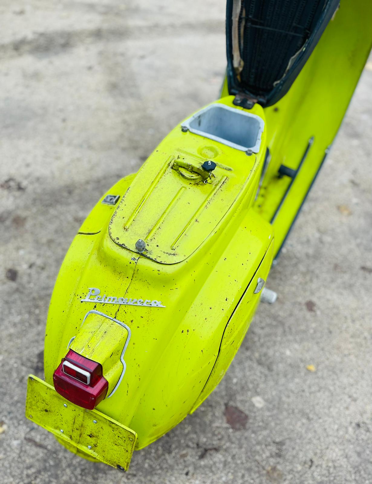 Vespa 125 Primavera in Mela Verde - Bild #7 Vespa 125 Primavera in Mela Verde - Bild #7