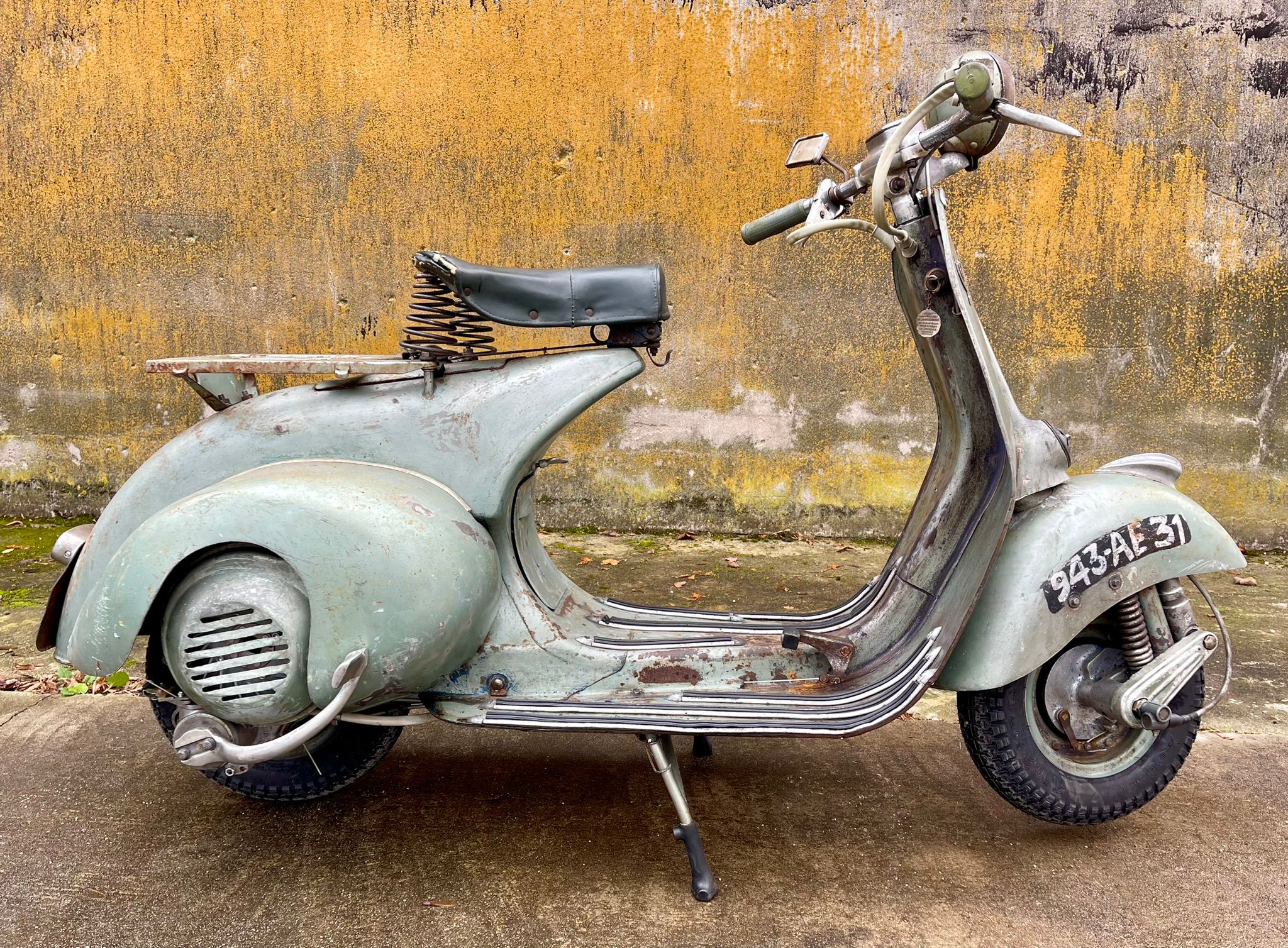 Vespa ACMA 1951 überarbeitet - Bild #2 Vespa ACMA 1951 überarbeitet - Bild #2
