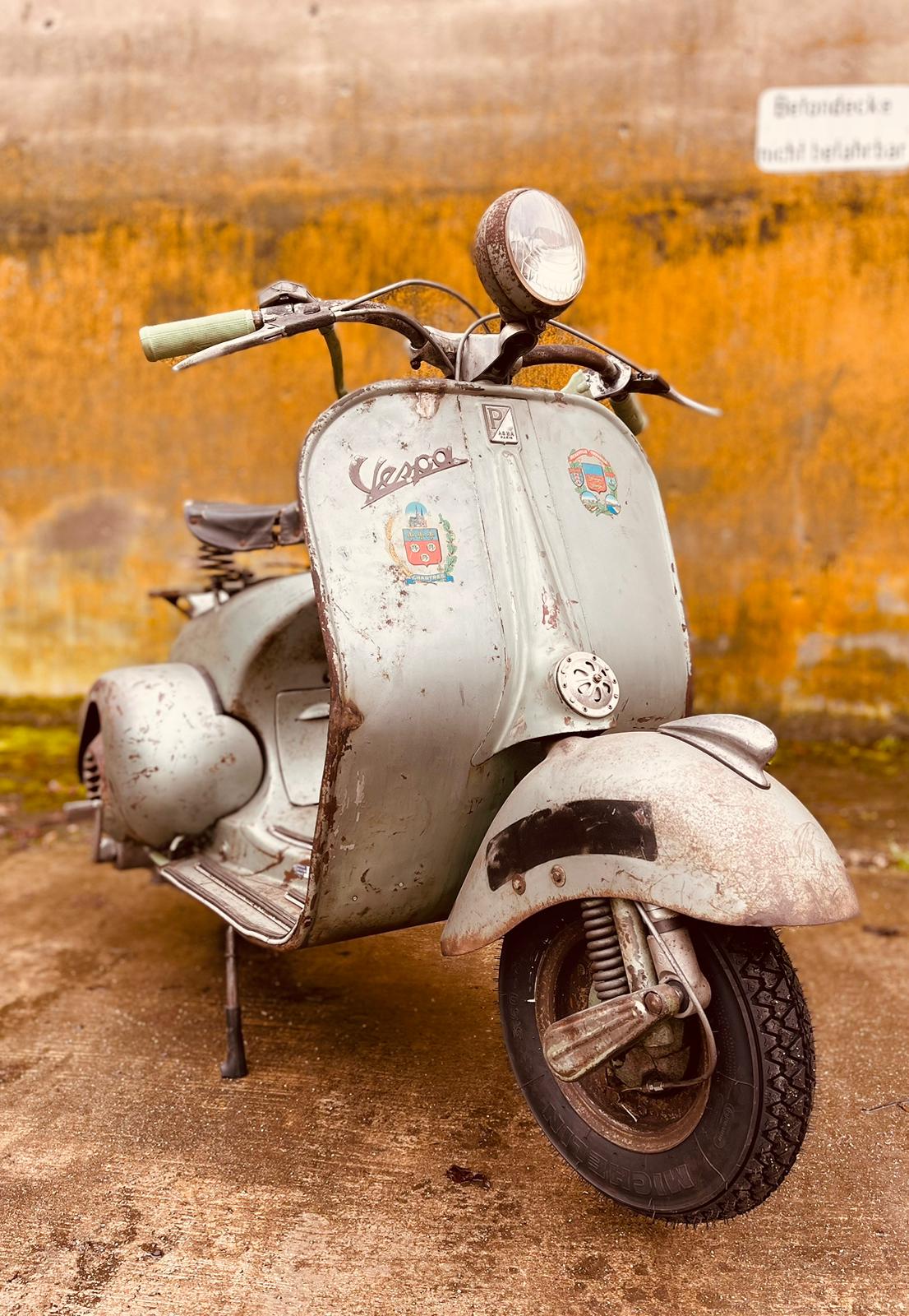 Vespa ACMA Paris Baujahr 1952 - Bild #1 Vespa ACMA Paris Baujahr 1952 - Bild #1