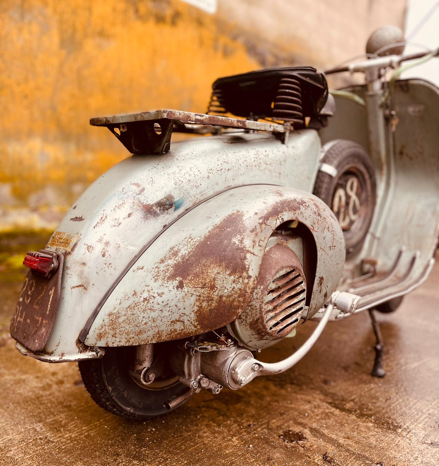 Vespa ACMA Paris Baujahr 1952 - Bild #2 Vespa ACMA Paris Baujahr 1952 - Bild #2